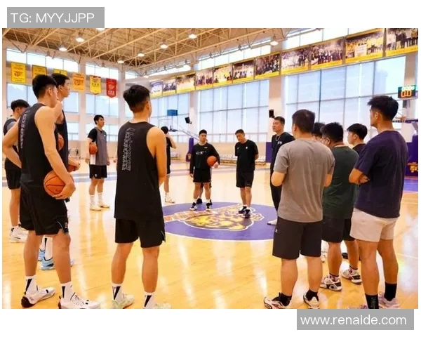 广东男篮加大训练强度,备战新赛季挑战更多强队 广东男篮加大训练强度,备战新赛季挑战更多强队